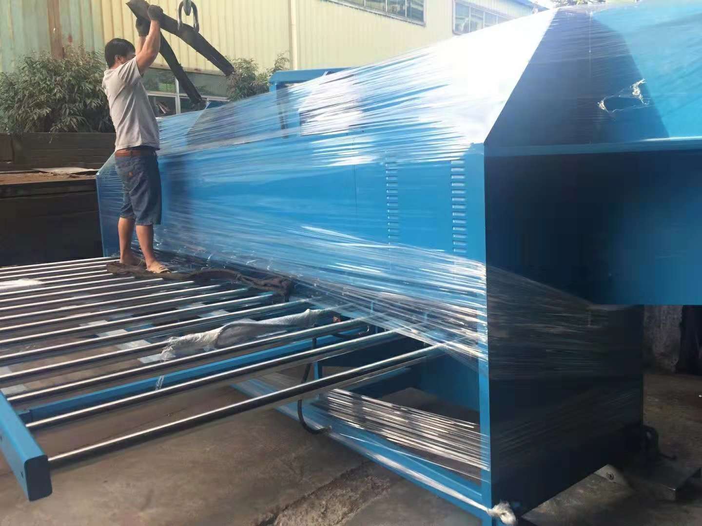 4米雙頭刨槽機(jī)發(fā)往廣州白云